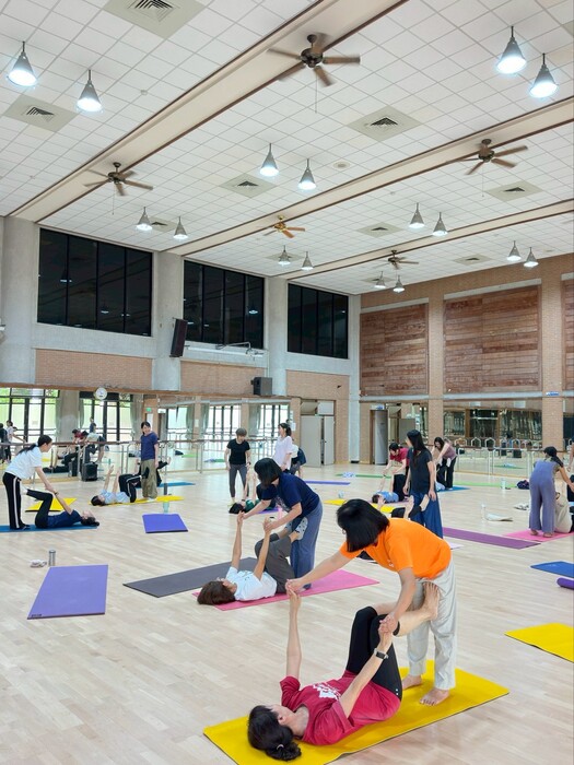 【成果報告】🎼《身心調頻：在音樂與呼吸中重整能量》— 紓壓瑜珈課 🧘🏻🤸‍♂️圖片