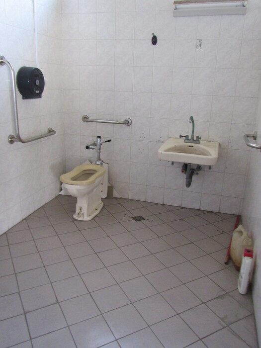 Accessible restroo圖片