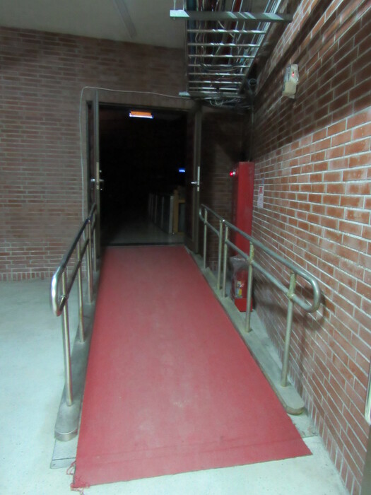 Ramp to the backstage of the Auditorium圖片