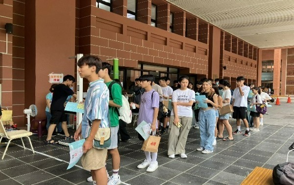 為維護學生健康，早期發現健康問題、早期治療，並預防傳染病，辦理新生健康檢查。圖片