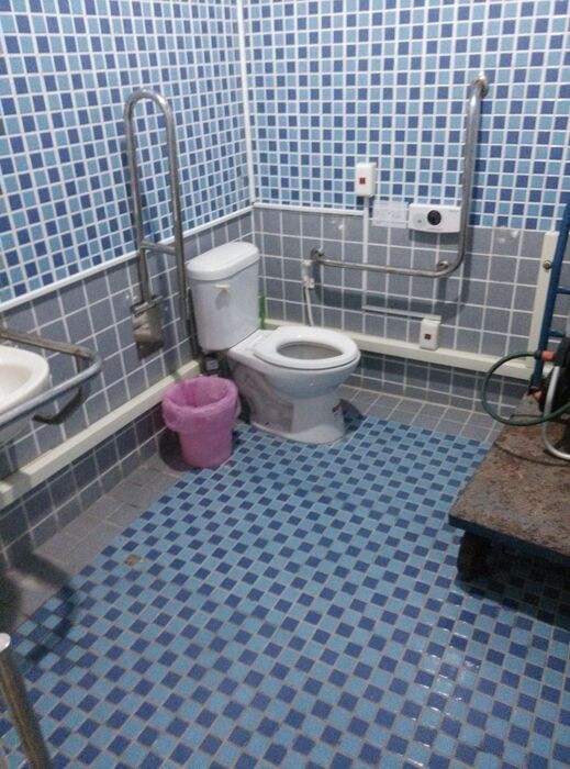 Accessible women’s restroom (1F-6F)圖片