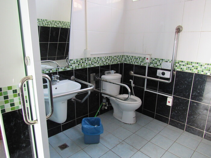 Accessible men’s restroom圖片
