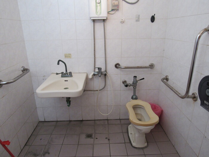 Accessible restroom (1F-6F)圖片