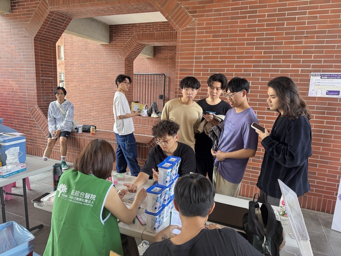 【活動成果】健康的性-愛滋匿篩、免費M痘疫苗注射、填問卷送洗衣球活動  Health of SEX - HIV screening, Free injection of M-pox vaccine, and laundry ball for filling out the questionnaire 圖片
