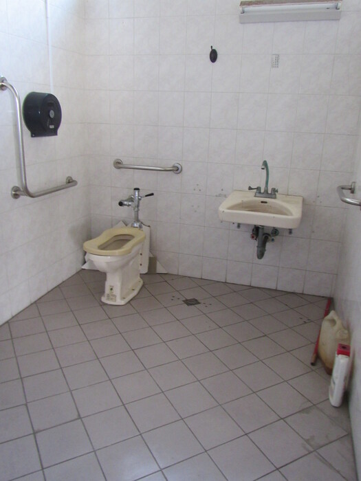 無障礙廁所圖片