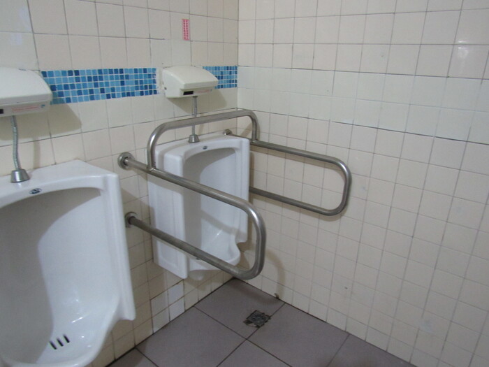 Accessible men’s restroom (1F-3F)圖片