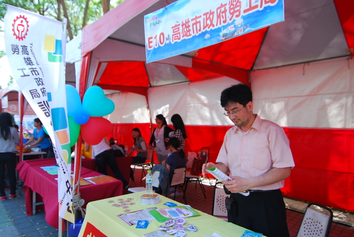 2012就業博覽會─戶外攤位照片圖片