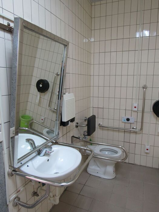 男女共用無障礙廁所(於4樓)